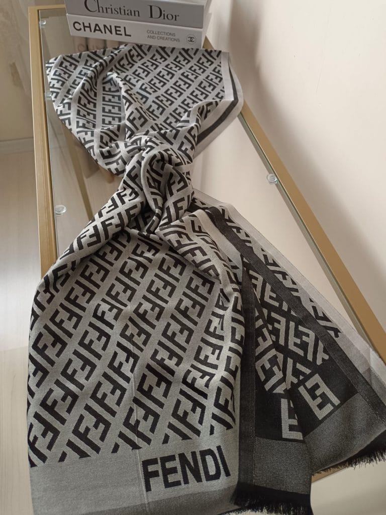 Fendi Desenli İpek Kaşmir Çift Taraflı Şal - Gri