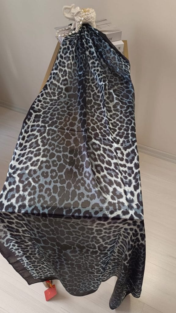 Leopar Desen Vual İpek Şal - Gri